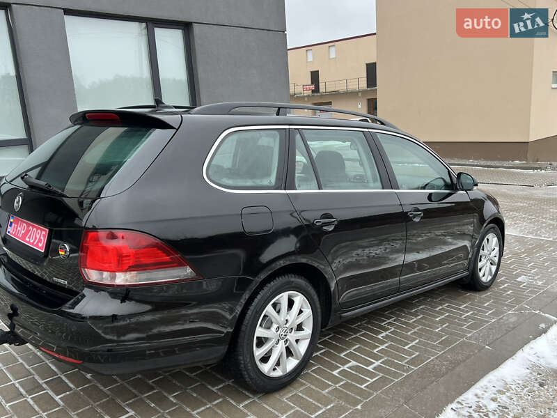 Універсал Volkswagen Golf 2010 в Тернополі