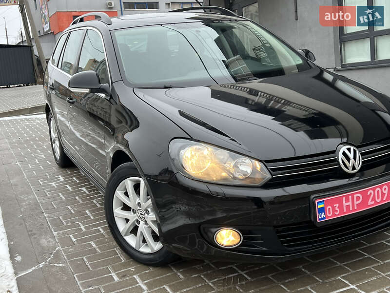 Універсал Volkswagen Golf 2010 в Тернополі