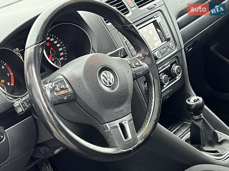 Універсал Volkswagen Golf 2010 в Тернополі