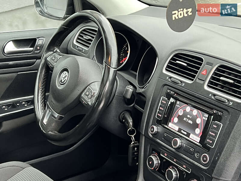 Універсал Volkswagen Golf 2010 в Тернополі