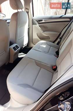 Універсал Volkswagen Golf 2015 в Києві