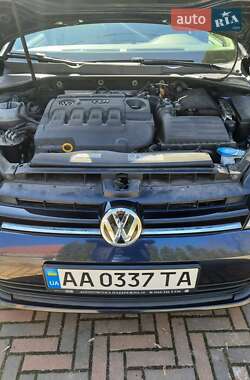 Універсал Volkswagen Golf 2015 в Києві