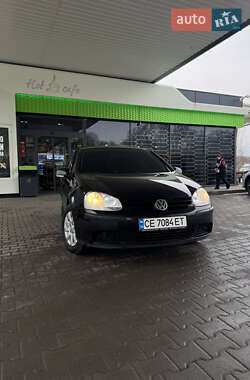 Хэтчбек Volkswagen Golf 2004 в Черновцах