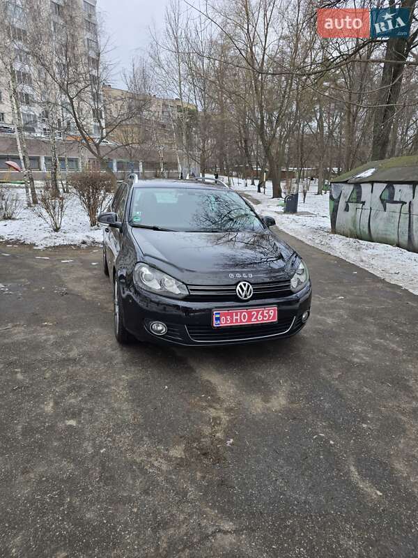 Універсал Volkswagen Golf 2010 в Києві