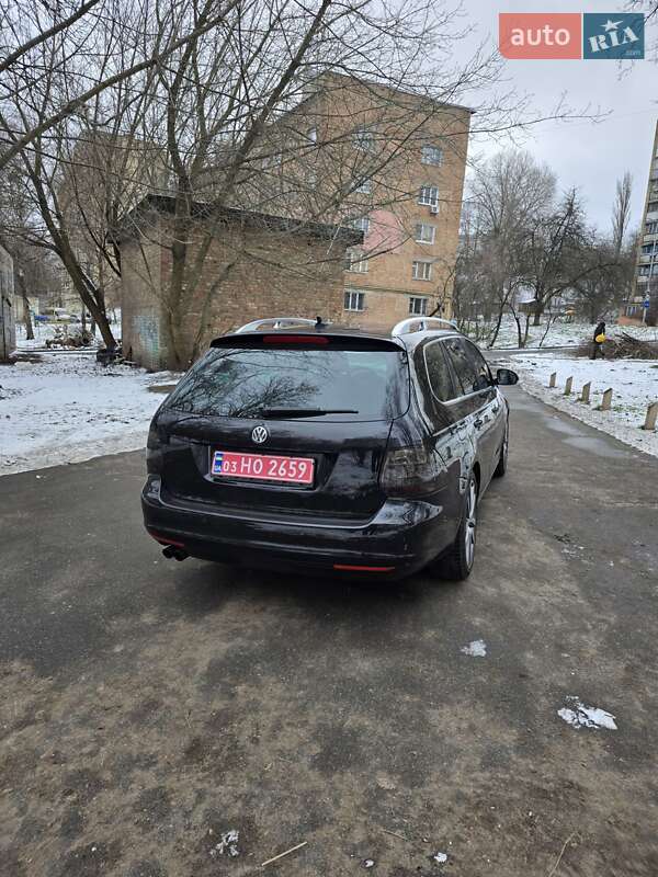 Універсал Volkswagen Golf 2010 в Києві