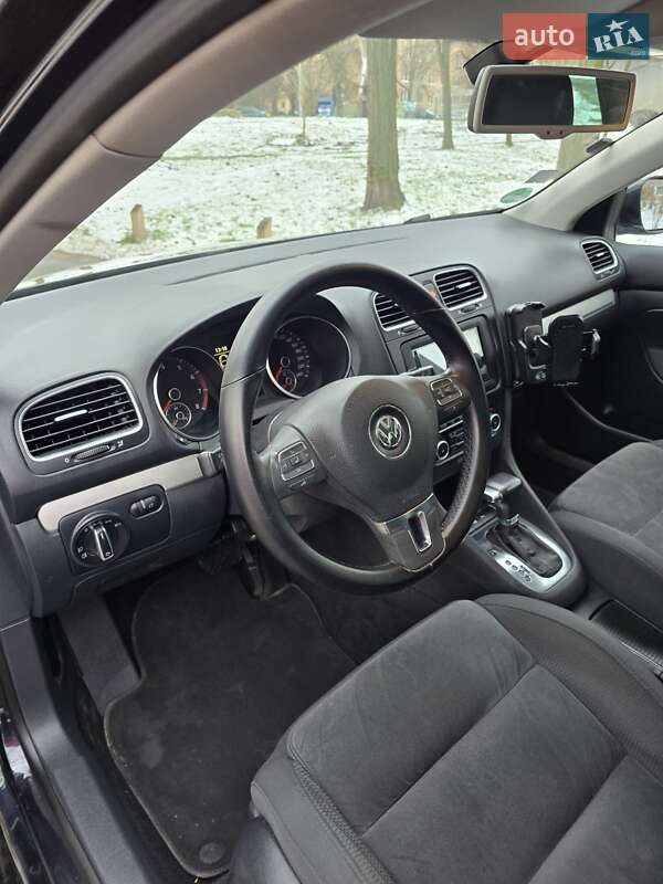 Універсал Volkswagen Golf 2010 в Києві