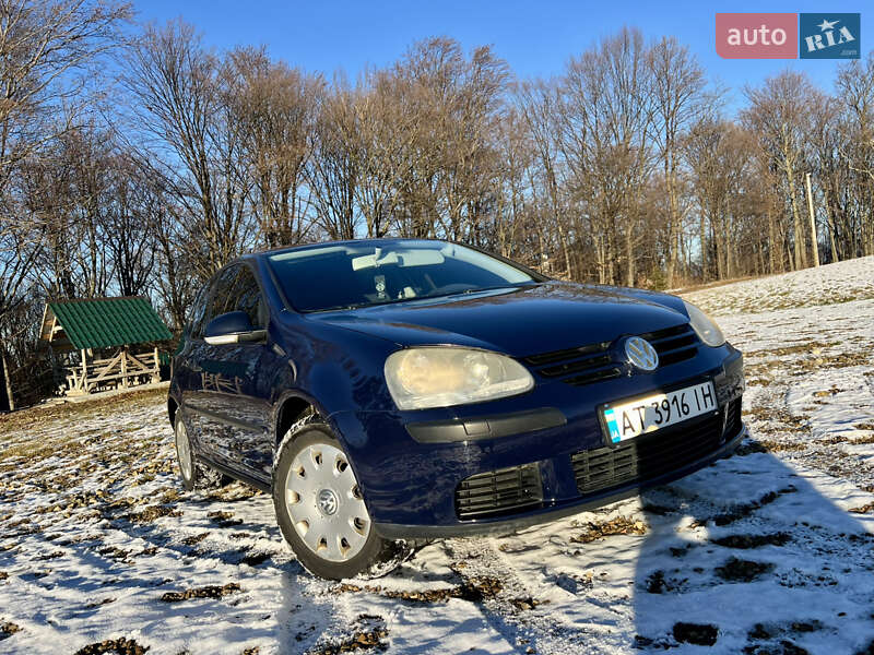 Хетчбек Volkswagen Golf 2003 в Долині