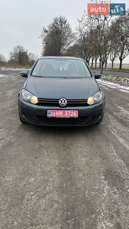 Хетчбек Volkswagen Golf 2010 в Володимирі