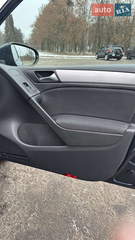 Хетчбек Volkswagen Golf 2010 в Володимирі