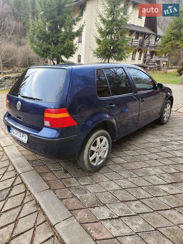 Хэтчбек Volkswagen Golf 2000 в Славском