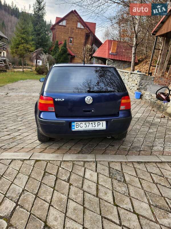 Хэтчбек Volkswagen Golf 2000 в Славском