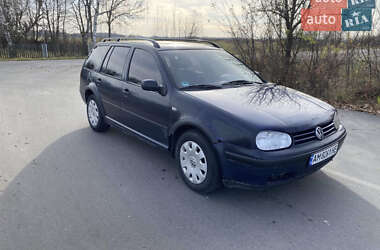 Универсал Volkswagen Golf 2001 в Ровно