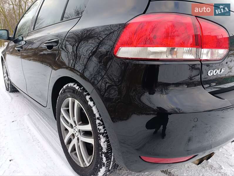 Хетчбек Volkswagen Golf 2011 в Києві