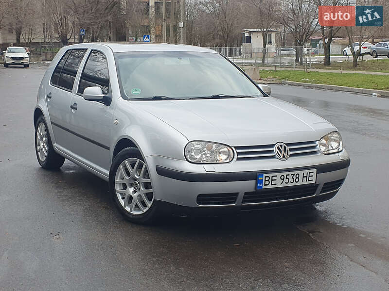 Хетчбек Volkswagen Golf 2001 в Миколаєві