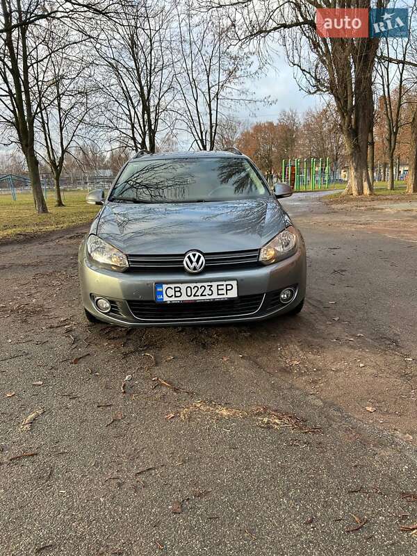 Універсал Volkswagen Golf 2011 в Чернігові