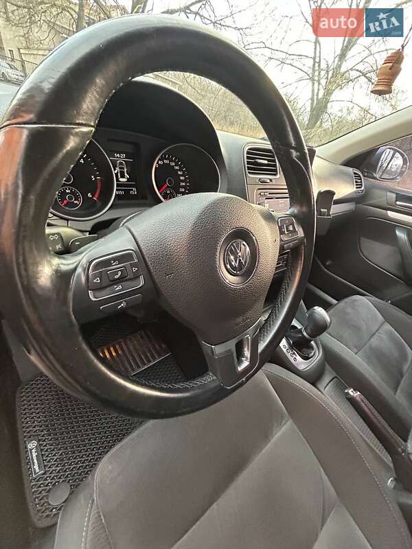 Універсал Volkswagen Golf 2011 в Чернігові
