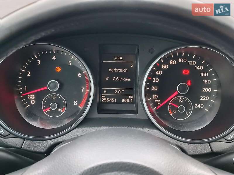 Хетчбек Volkswagen Golf 2010 в Харкові