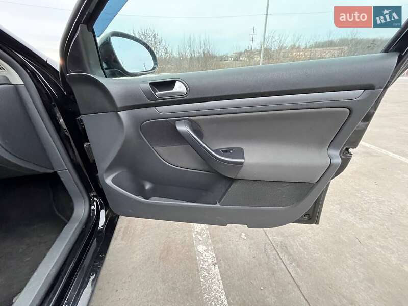 Універсал Volkswagen Golf 2008 в Синельниковому