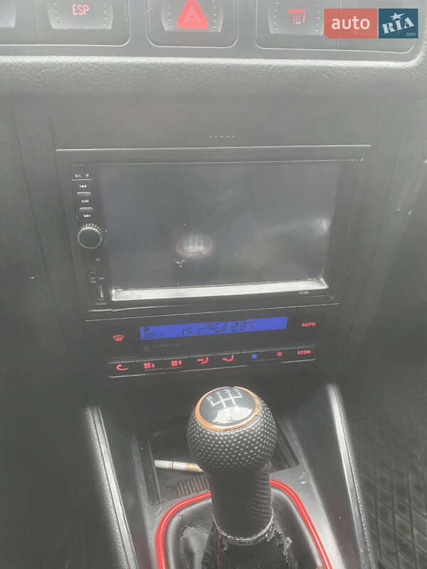 Універсал Volkswagen Golf 2000 в Києві