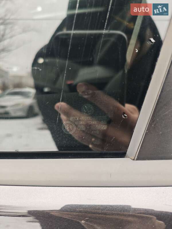 Хетчбек Volkswagen Golf 2006 в Києві