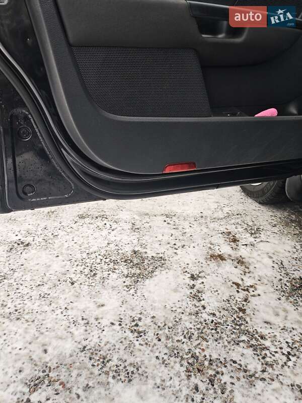 Хетчбек Volkswagen Golf 2006 в Києві