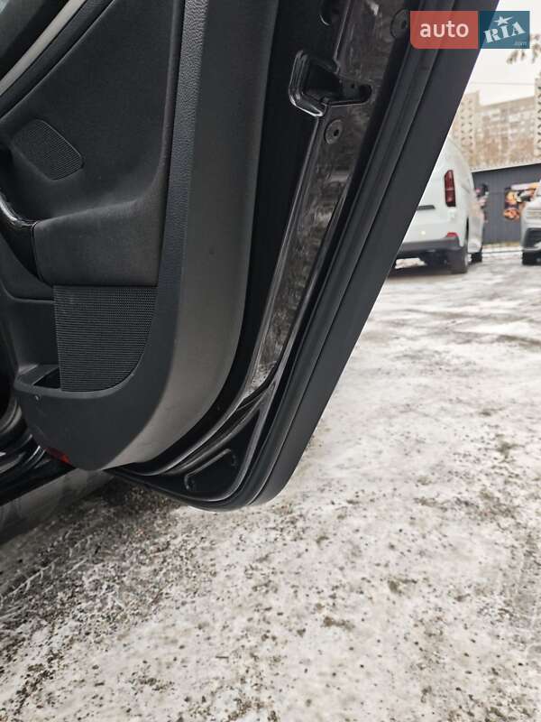 Хетчбек Volkswagen Golf 2006 в Києві