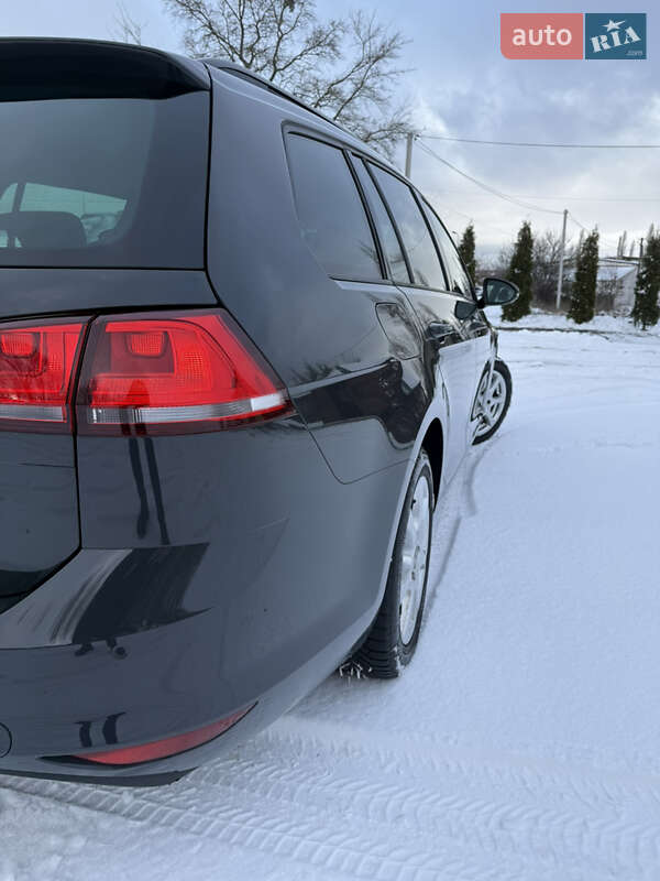 Універсал Volkswagen Golf 2013 в Гребінках