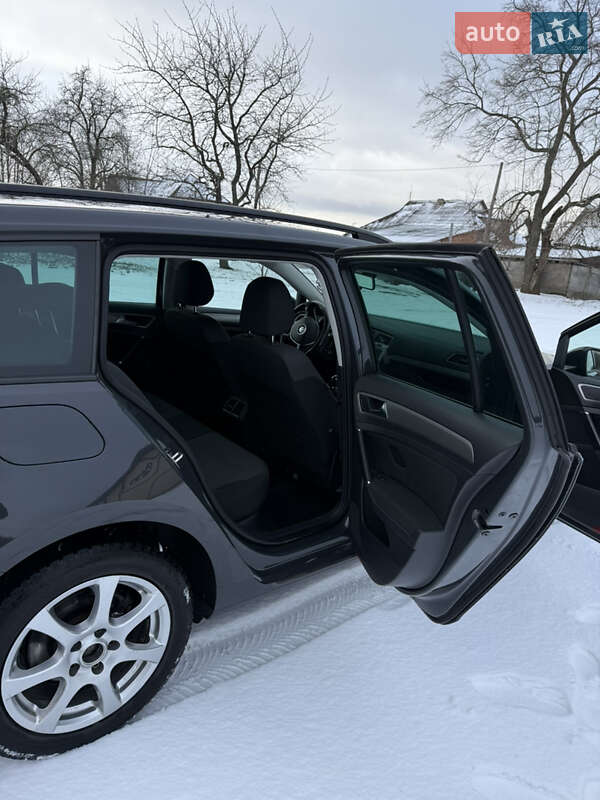 Універсал Volkswagen Golf 2013 в Гребінках