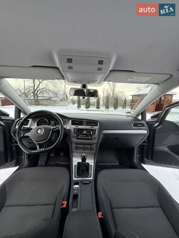 Універсал Volkswagen Golf 2013 в Гребінках