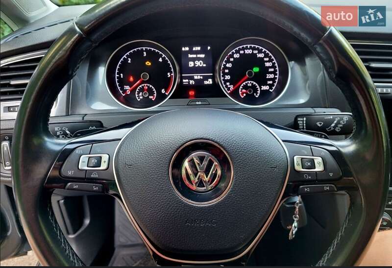 Универсал Volkswagen Golf 2017 в Мурованых Куриловцах