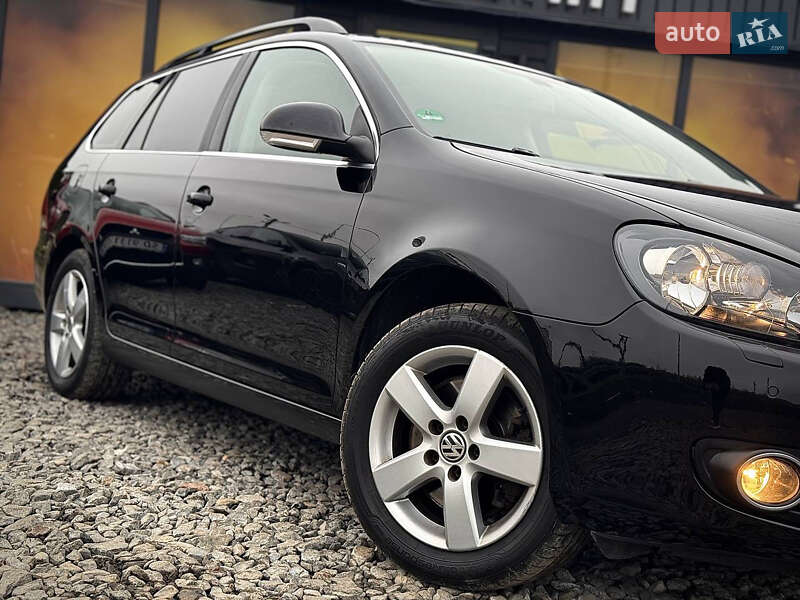 Універсал Volkswagen Golf 2012 в Стрию