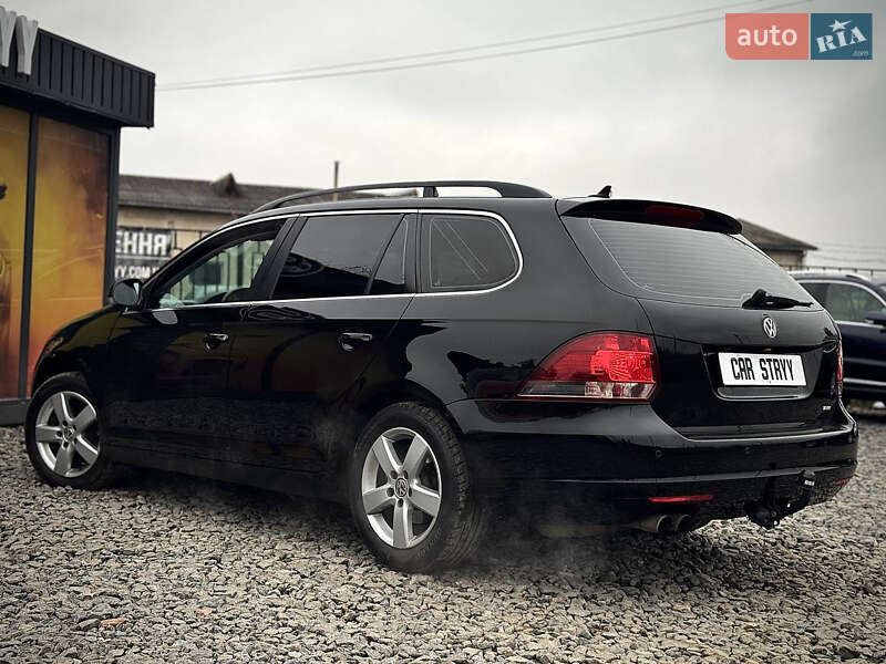 Універсал Volkswagen Golf 2012 в Стрию