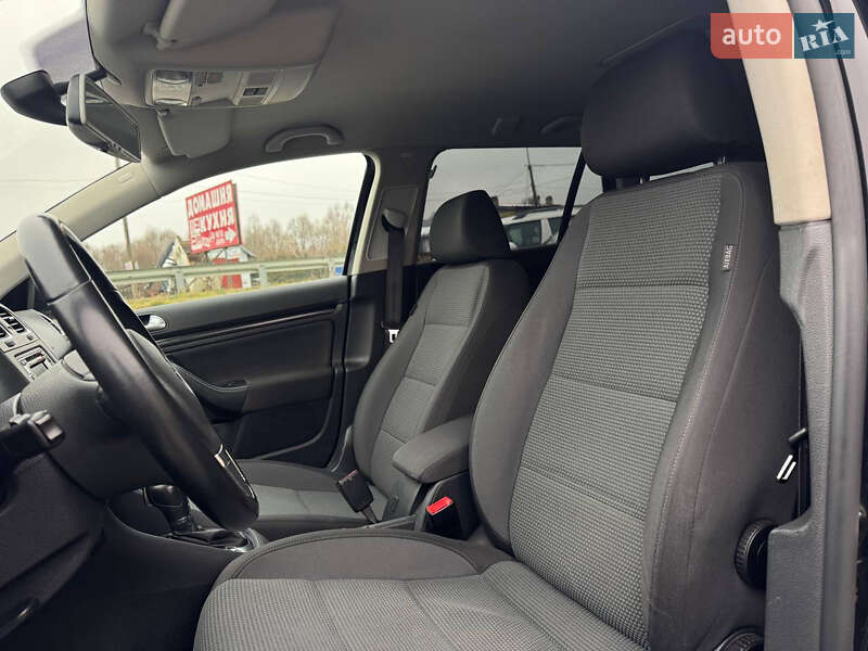 Універсал Volkswagen Golf 2012 в Стрию