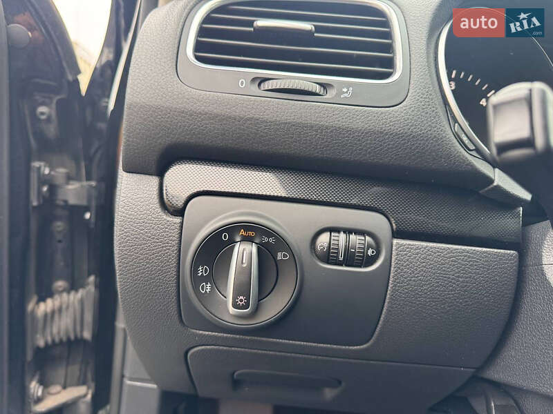 Універсал Volkswagen Golf 2012 в Стрию