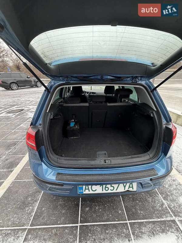 Хетчбек Volkswagen Golf 2014 в Луцьку