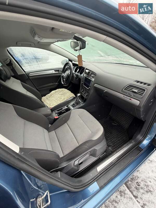 Хетчбек Volkswagen Golf 2014 в Луцьку