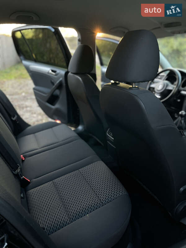 Хетчбек Volkswagen Golf 2009 в Ужгороді