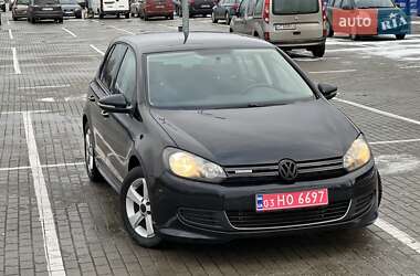 Хэтчбек Volkswagen Golf 2010 в Нововолынске