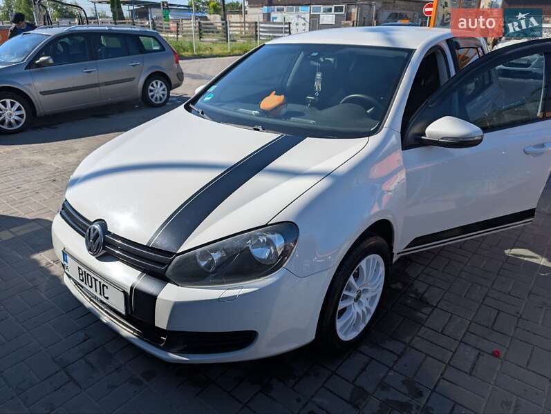 Хетчбек Volkswagen Golf 2010 в Бучі