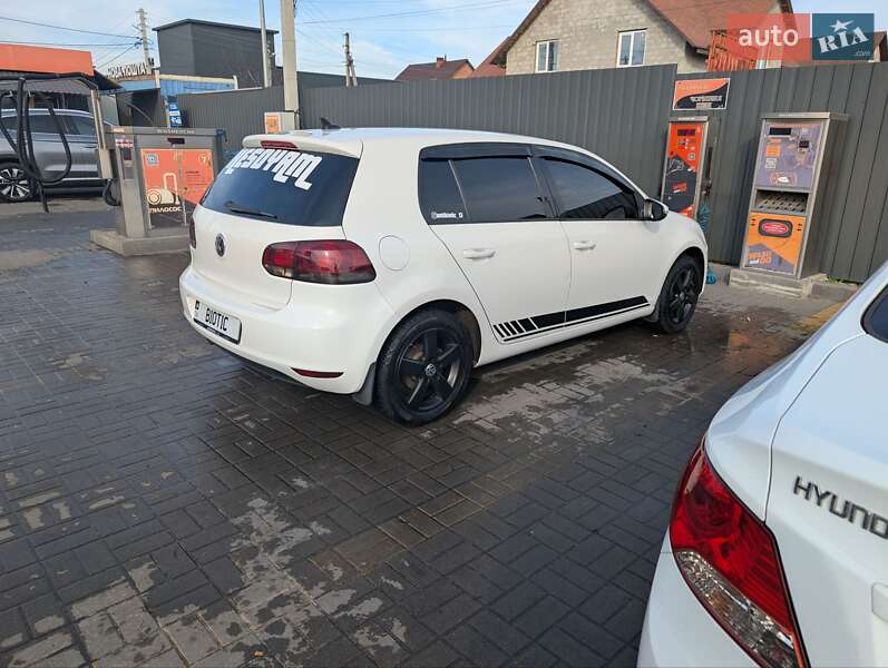 Хетчбек Volkswagen Golf 2010 в Бучі