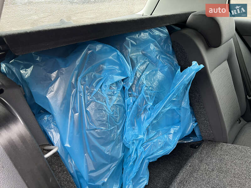 Хетчбек Volkswagen Golf 2007 в Нововолинську