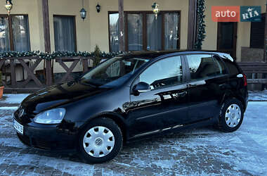 Хетчбек Volkswagen Golf 2004 в Івано-Франківську