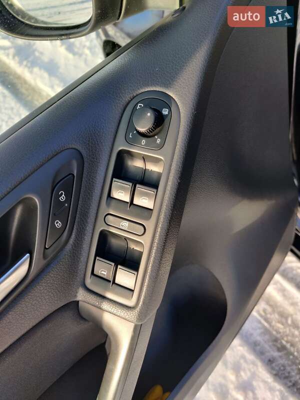 Хетчбек Volkswagen Golf 2009 в Баришівка