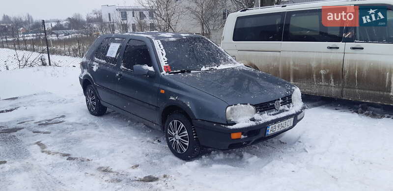 Хэтчбек Volkswagen Golf 1995 в Калиновке