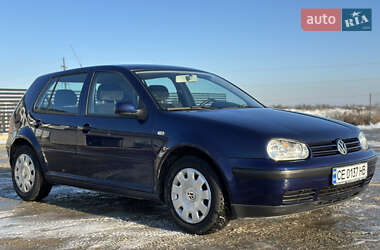 Хетчбек Volkswagen Golf 2002 в Чернівцях