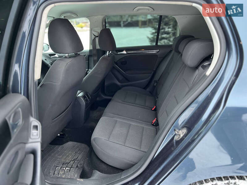 Хетчбек Volkswagen Golf 2012 в Козелеці