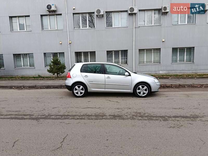 Хетчбек Volkswagen Golf 2008 в Луцьку
