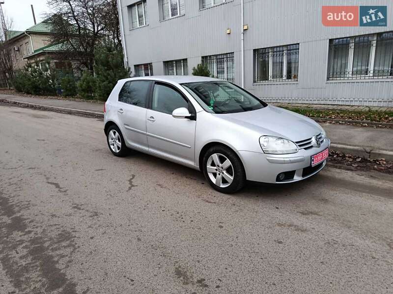 Хетчбек Volkswagen Golf 2008 в Луцьку