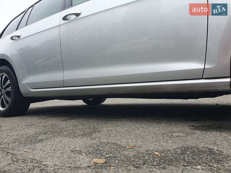 Универсал Volkswagen Golf 2015 в Киеве