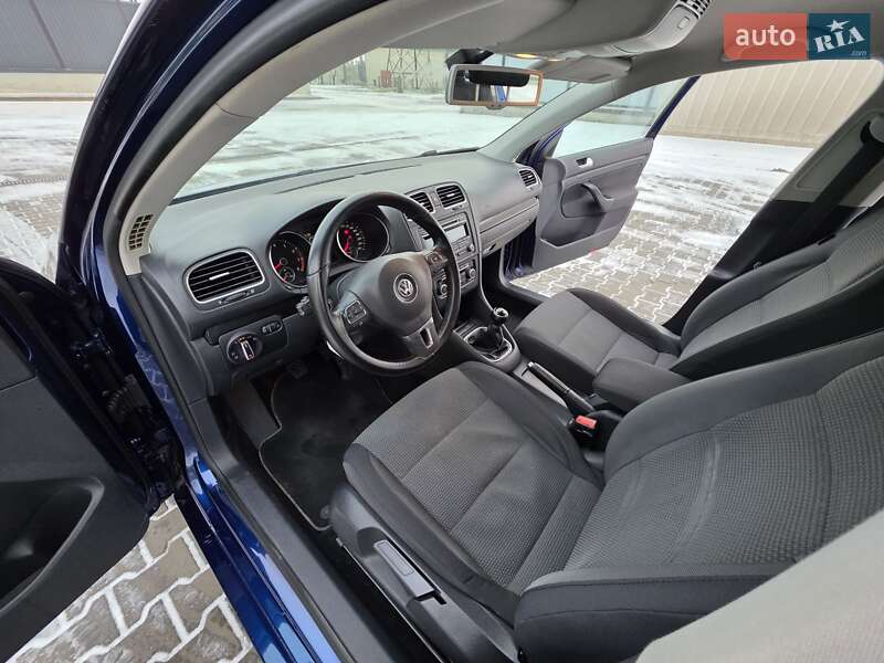 Универсал Volkswagen Golf 2010 в Луцке